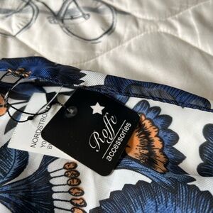 Roffe Accessories Floral wrap vest